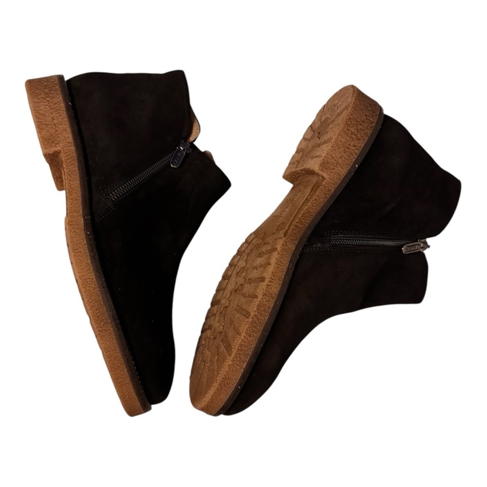 Italeau Foliana Waterproof Suede Booties In Nero Nib — image 4 of 7